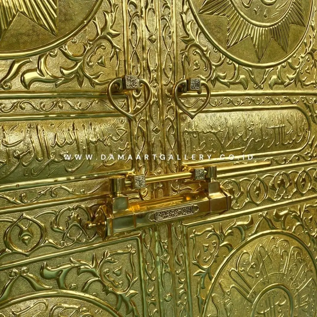 Pengrajin Pintu Kabah Kuningan Tembaga